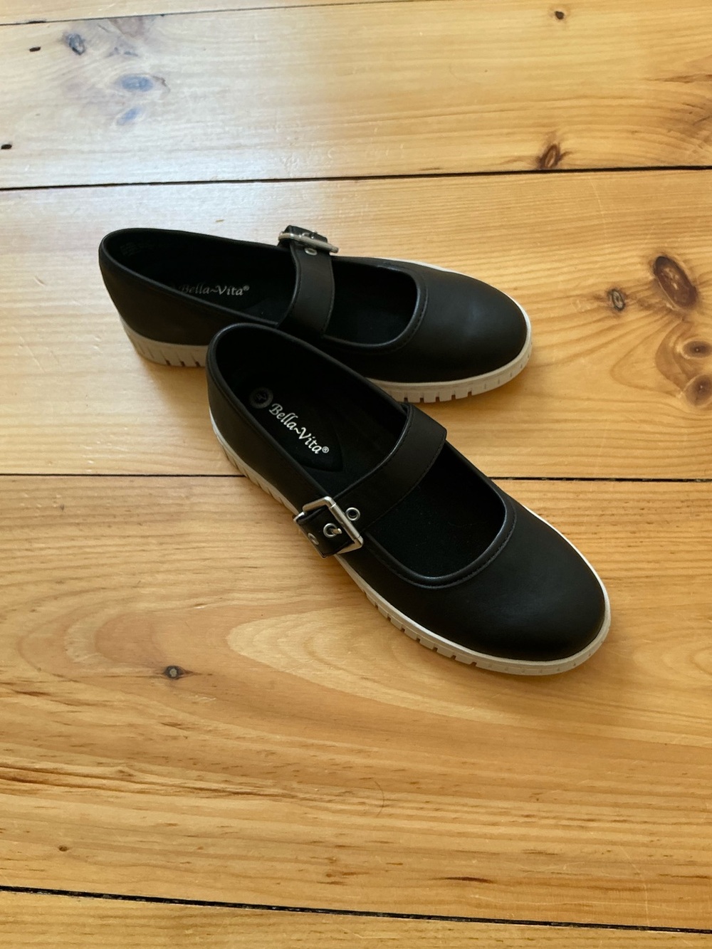 Bella-Vita Astro Black Leather Mary Janes - Size 7
